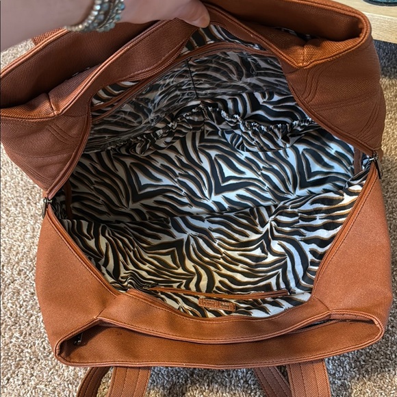 LUG Tempo Matte Luxe VL Tote Bag in Copper - Picture 9 of 14
